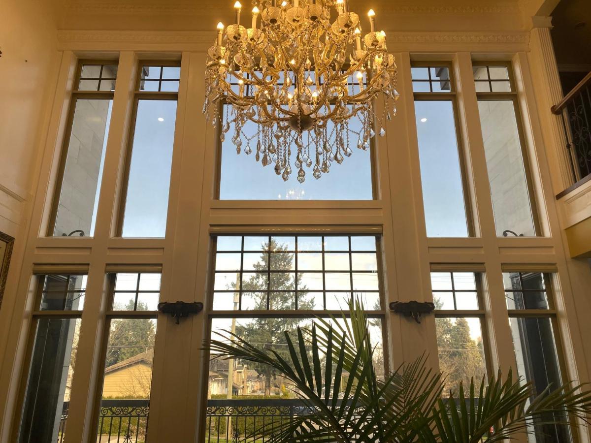 The Empress Palace 4*